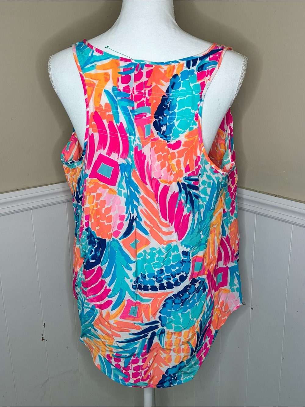 LILLY PULITZER Alyssa Silk Sleeveless Tropical Pineapple Tank Top Size XL - Picture 7 of 7